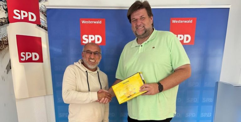 Kultureller Austausch mit Wertschätzung – AMJ überreicht Mangos an SPD-Vertreter - Featured Image