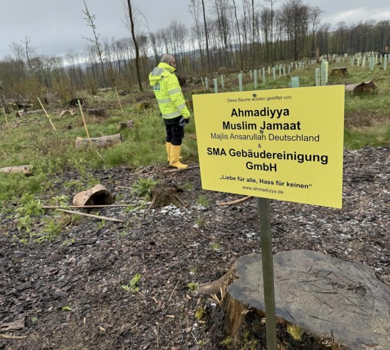 Mit Herz und Händen für die Umwelt – Baumpflanzaktion im Wildpark