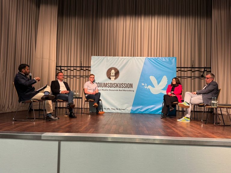 Politischer Dialog auf Augenhöhe – Erste Podiumsdiskussion der AMJ Bad Marienberg