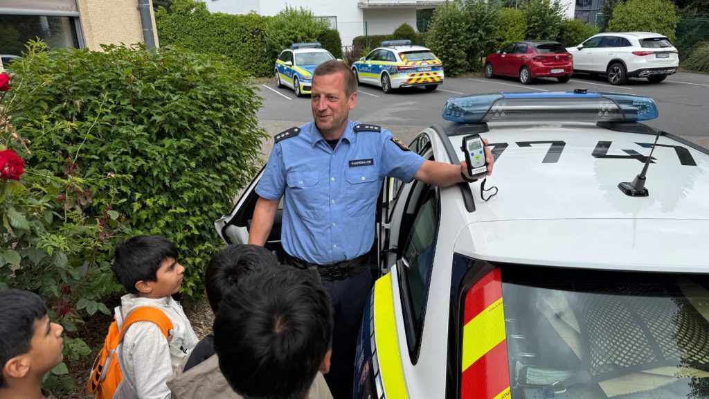 Besuch bei der Polizeiinspektion Hachenburg