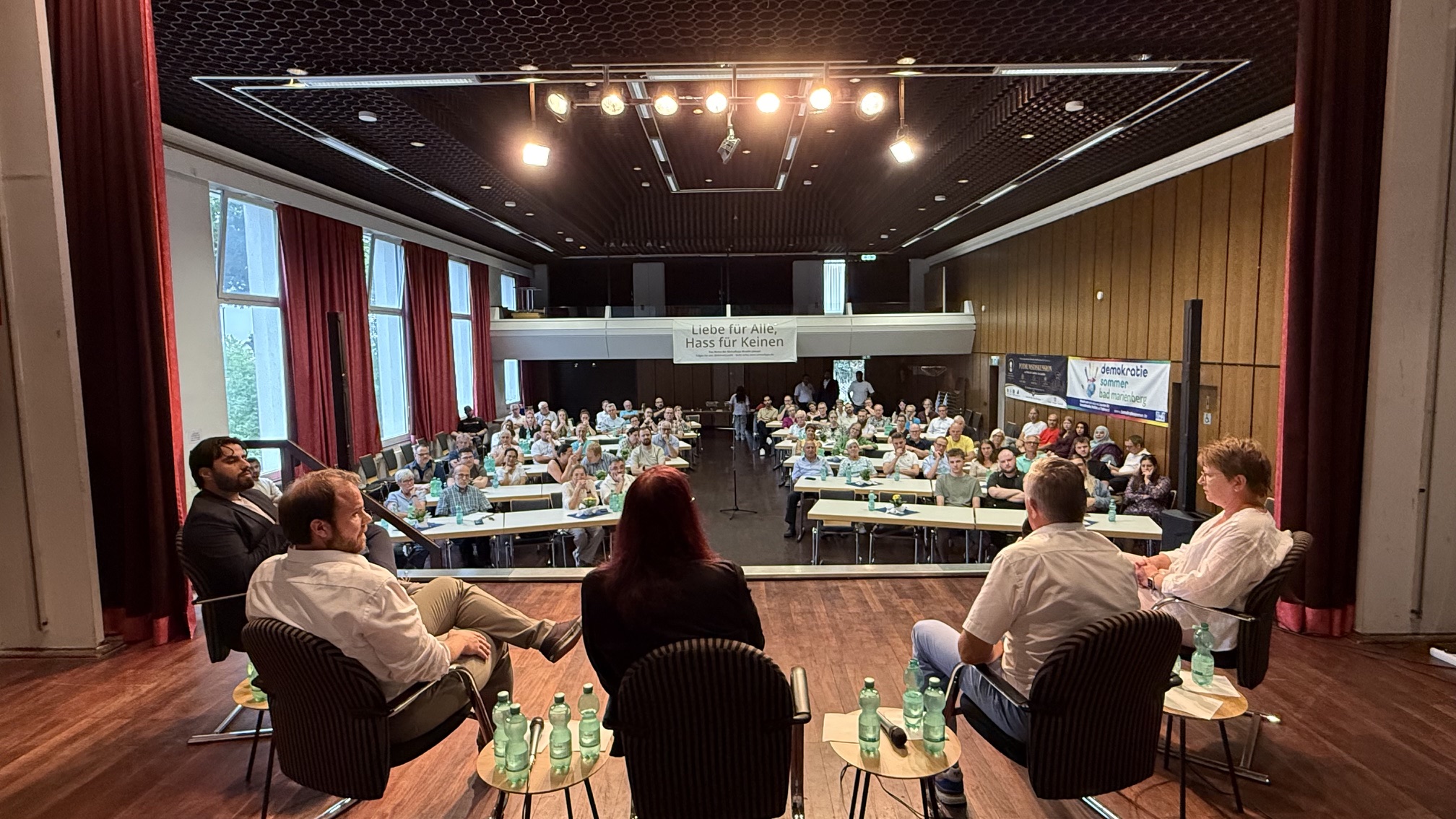 Sechste Podiumsdiskussion der Ahmadiyya Muslim Jamaat Bad Marienberg